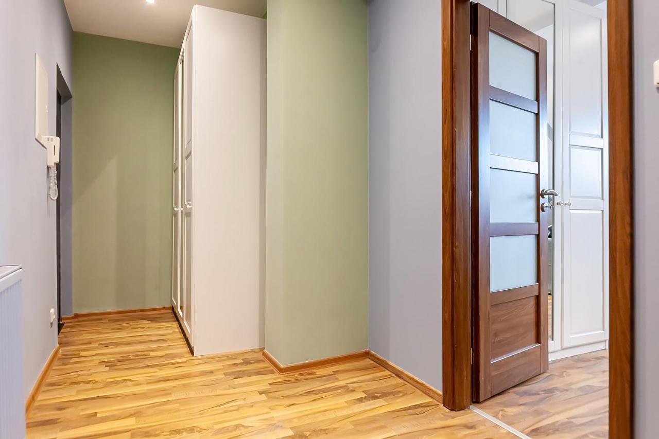 Apartment Attic On Waterfront / View / Netflix Prague