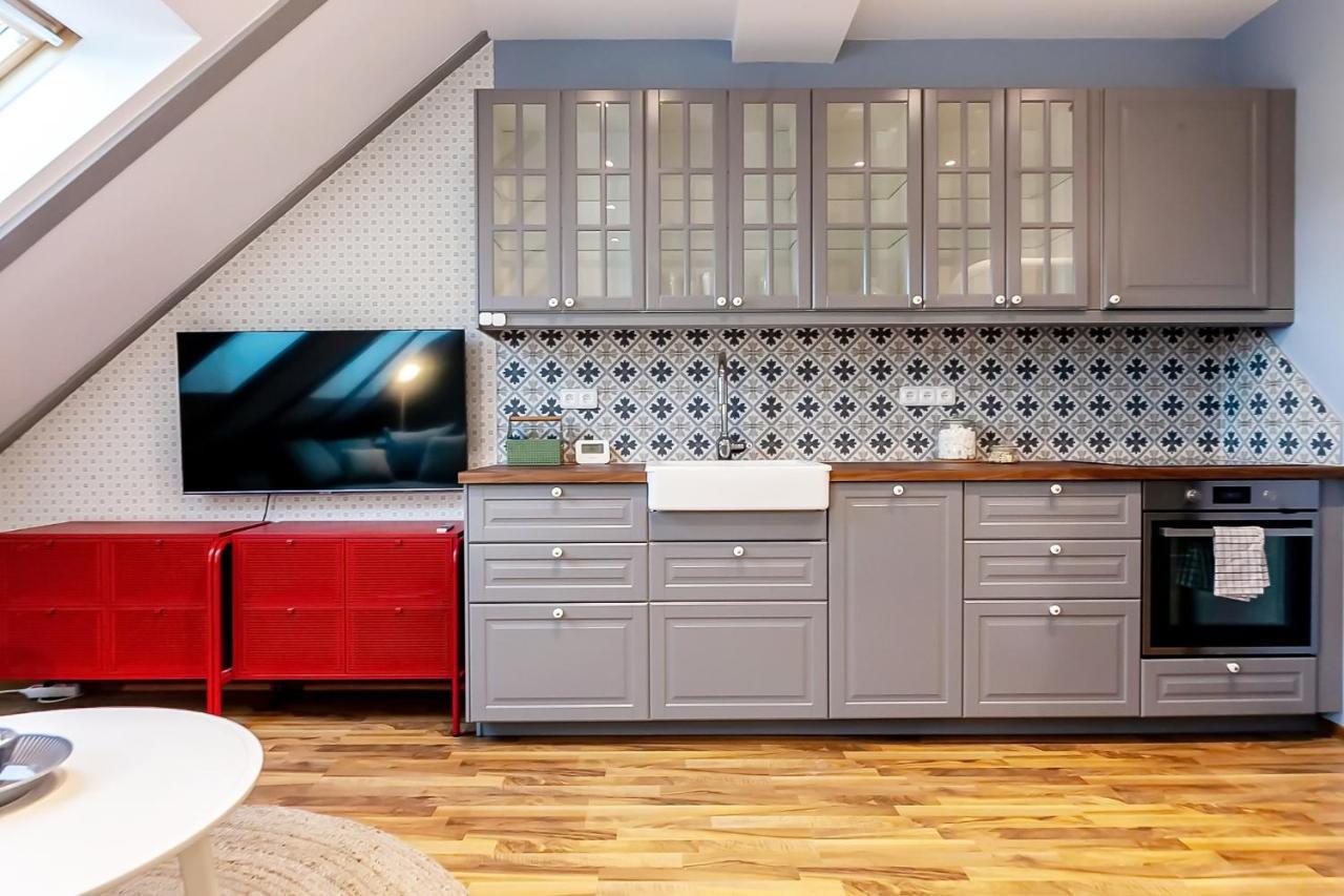 Attic On Waterfront / View / Netflix Апартаменти Прага