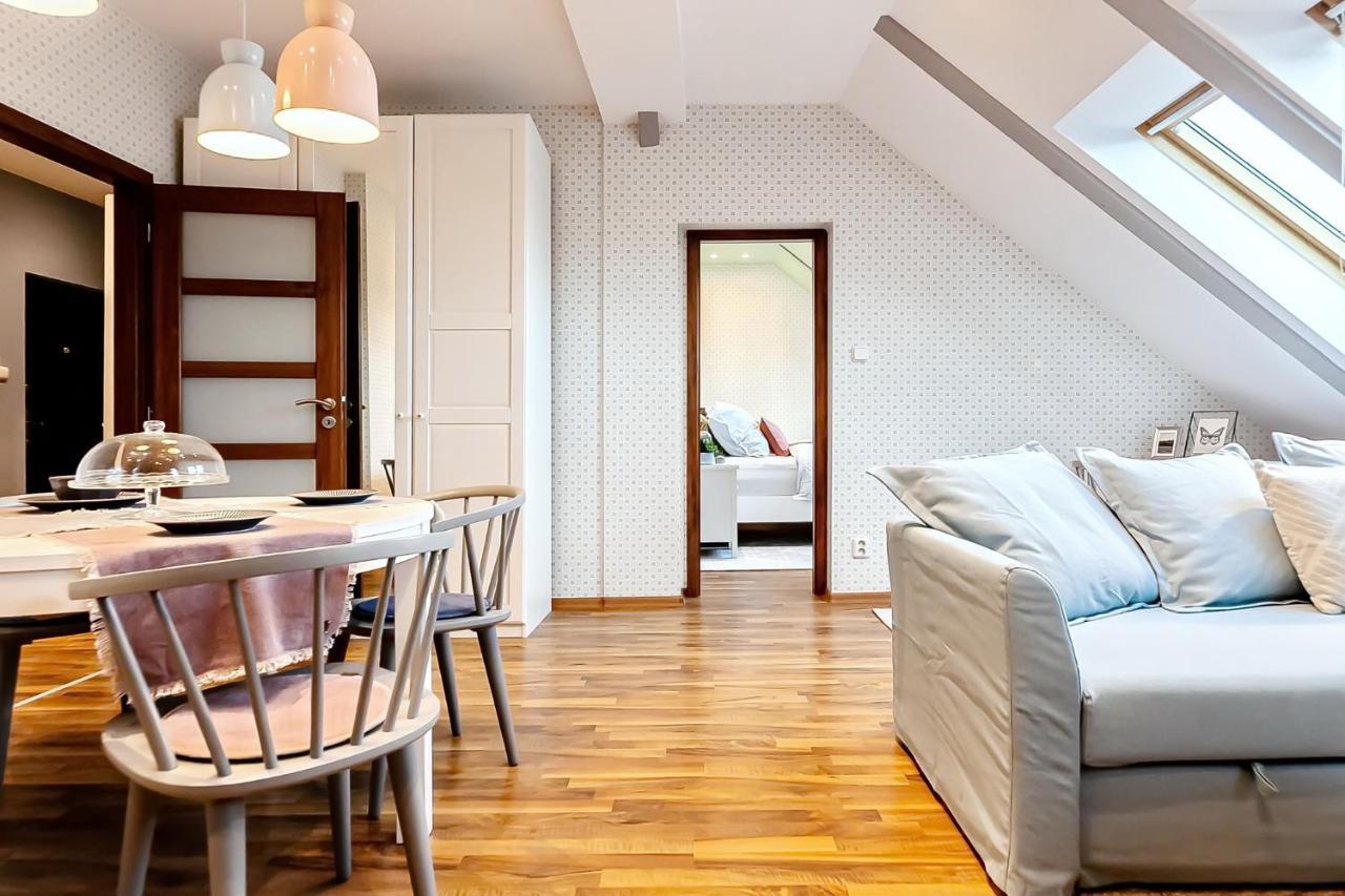 Attic On Waterfront / View / Netflix Praga